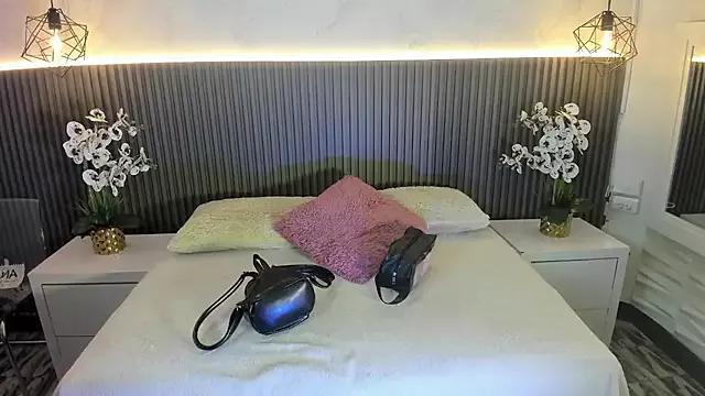 SHANONCLARK on StripChat