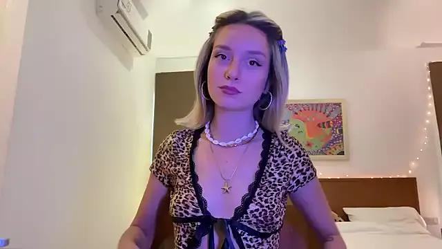 Freechat SirenaBelle on StripChat