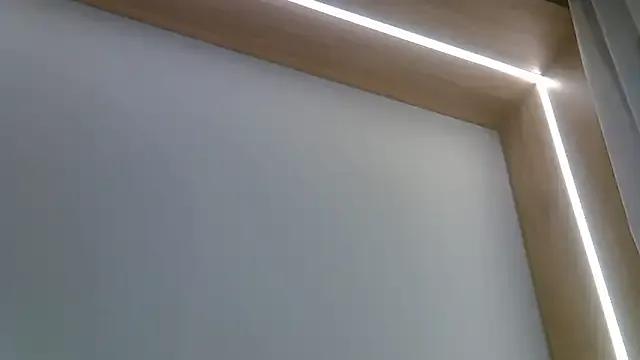 SkinnyKitten on StripChat