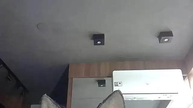 StripChat SkinnyKitten is Freechat SkinnyKitten — show bellymostrar barriga