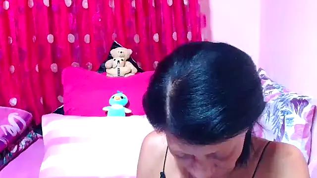 SLUTTYROXY on StripChat