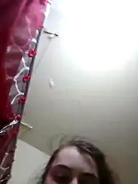 Snowbunnycake_131 on StripChat