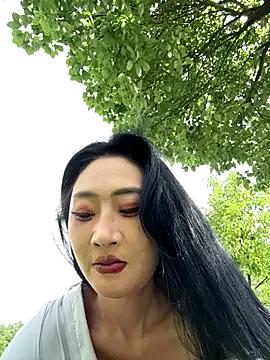 Freechat so-linger on StripChat