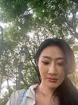 Freechat so-linger on StripChat