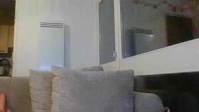 SpicyyyAngel — 2 DOIGTS DANS MA P'TITE CHATTE