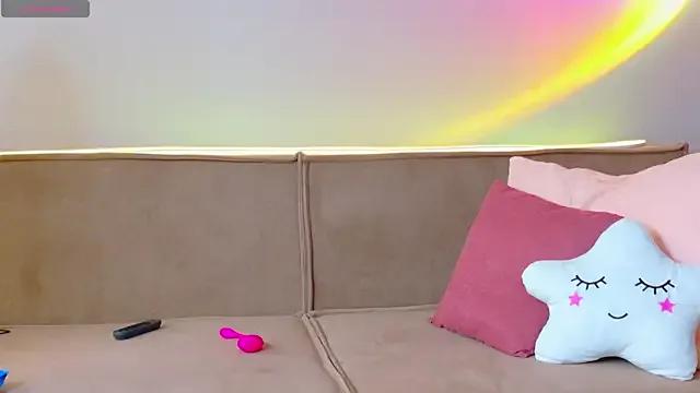 StarrShinee on StripChat