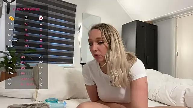Stellapower on StripChat