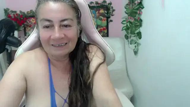 stepmother_105 on StripChat