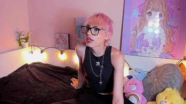 Strawberry_Kitty_ on StripChat