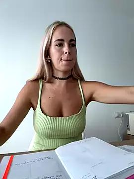 streetdoll on StripChat