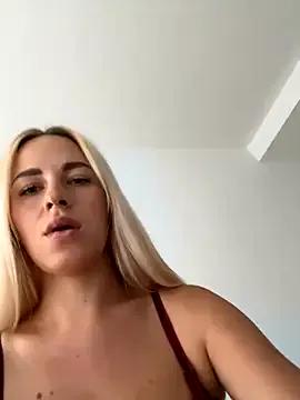 streetdoll on StripChat