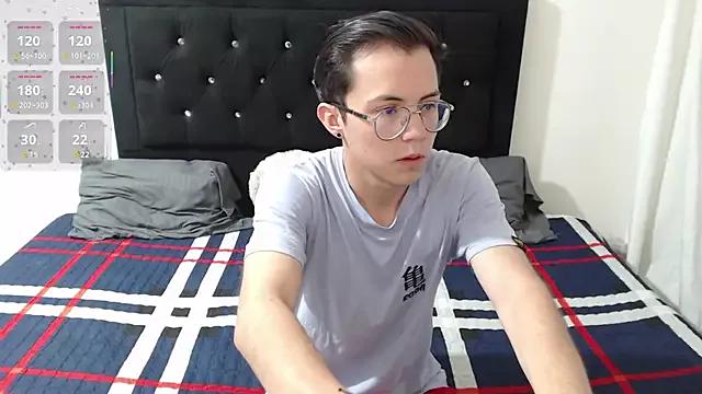 Tina_4_Charlie on StripChat