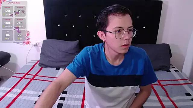 Tina_4_Charlie on StripChat