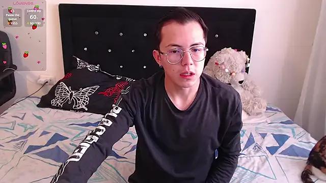 Tina_4_Charlie on StripChat