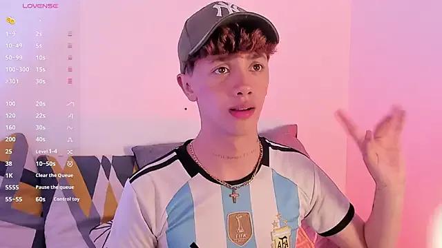 Tomy_Rox on StripChat