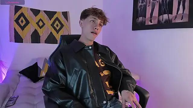 Tomy_Rox on StripChat