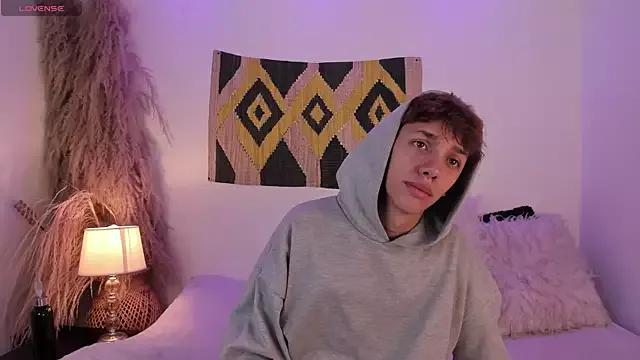 Tomy_Rox on StripChat