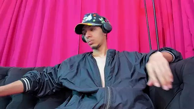 Freechat TomyMosterCock on StripChat