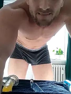 Freechat trainwithme on StripChat