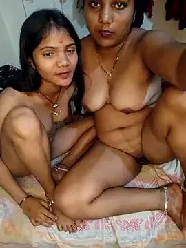 Freechat Unique_MomandDaughterrs on StripChat