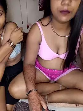 Freechat Unique_MomandDaughterrs on StripChat