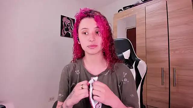valentina_27 on StripChat