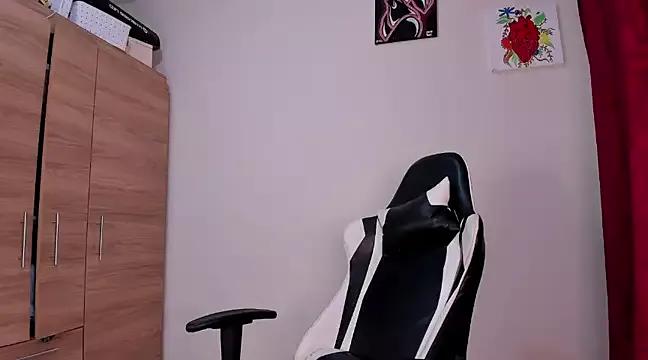 valentina_27 on StripChat