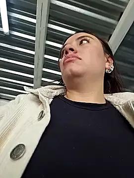 valery_mora on StripChat