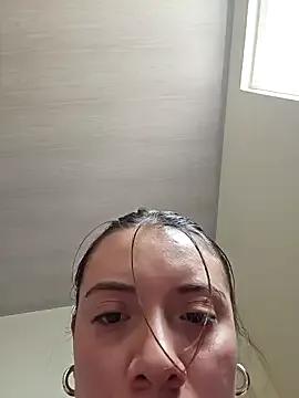 valery_mora on StripChat