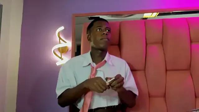 VICTORIAOBEY on StripChat