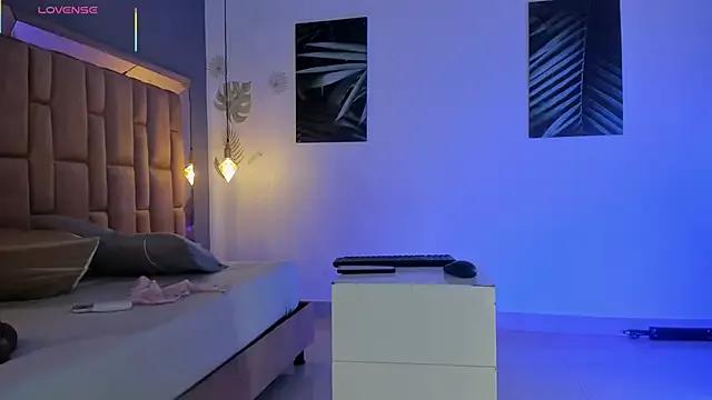 victoriaroyce1 on StripChat