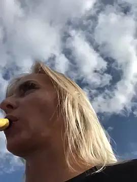 VikaBunny1 on StripChat