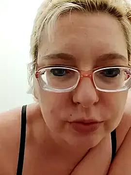 VikaKing on StripChat