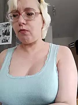 VikaKing on StripChat