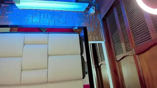 violet_milleer on StripChat