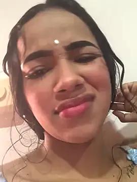 Freechat violeta_18x on StripChat