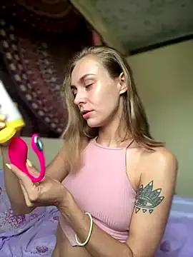 Freechat White_mistress on StripChat