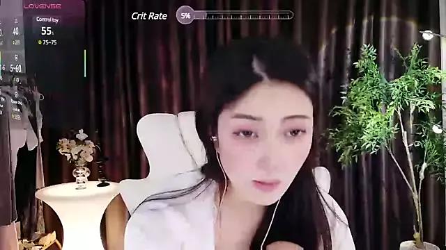yangyang-777 on StripChat