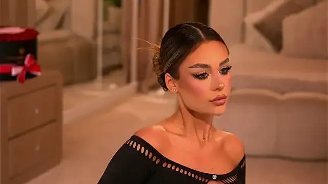 Freechat YasmineShaw on StripChat