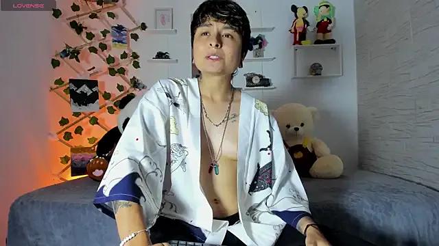 ZuryRamirez_ on StripChat