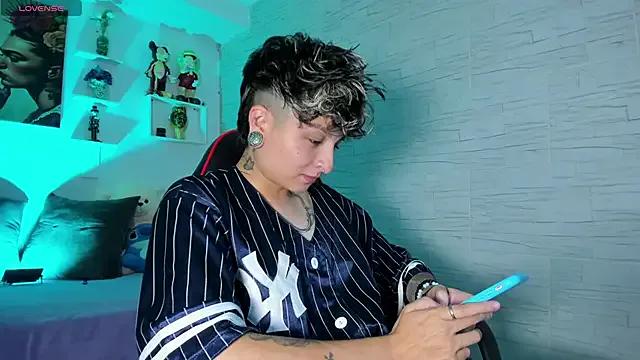 ZuryRamirez_ on StripChat